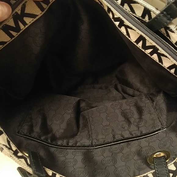 ❌SOLD❌  Michael Kors Jet Set E/W Tote - Picture 6 of 8